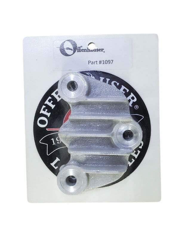 The Offenhauser 1097 Finned Aluminum Block Off Plate is a carburetor pad cover for 3 bolt style manifolds.Works great with Offenhauser part #’s: DFW Speed Syndicate