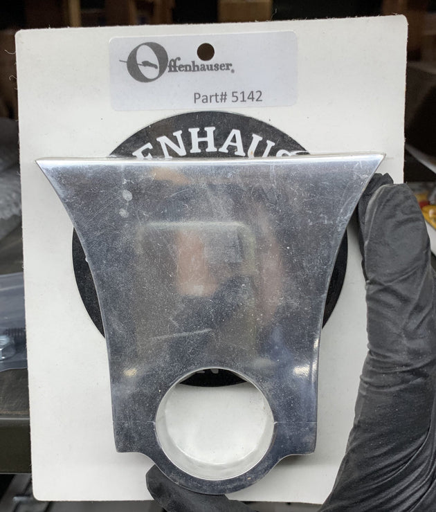 Beautiful cast polished aluminum steering drops for Ford – with or without column shit. Can be reworked to fit other makes of cars.4″ Drop – Column only. DFW Speed Syndicate